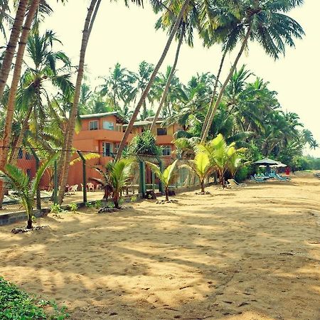 Oyo 246 Roy Villa Beach Hotel Kalutara Buitenkant foto