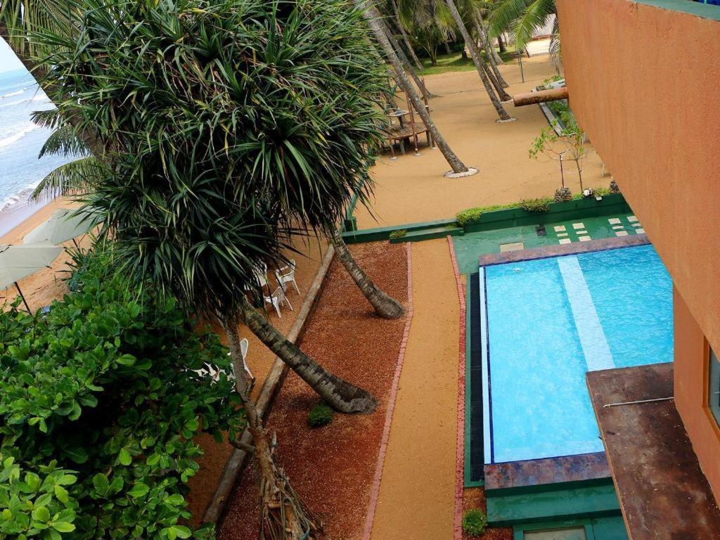 Oyo 246 Roy Villa Beach Hotel Kalutara Buitenkant foto