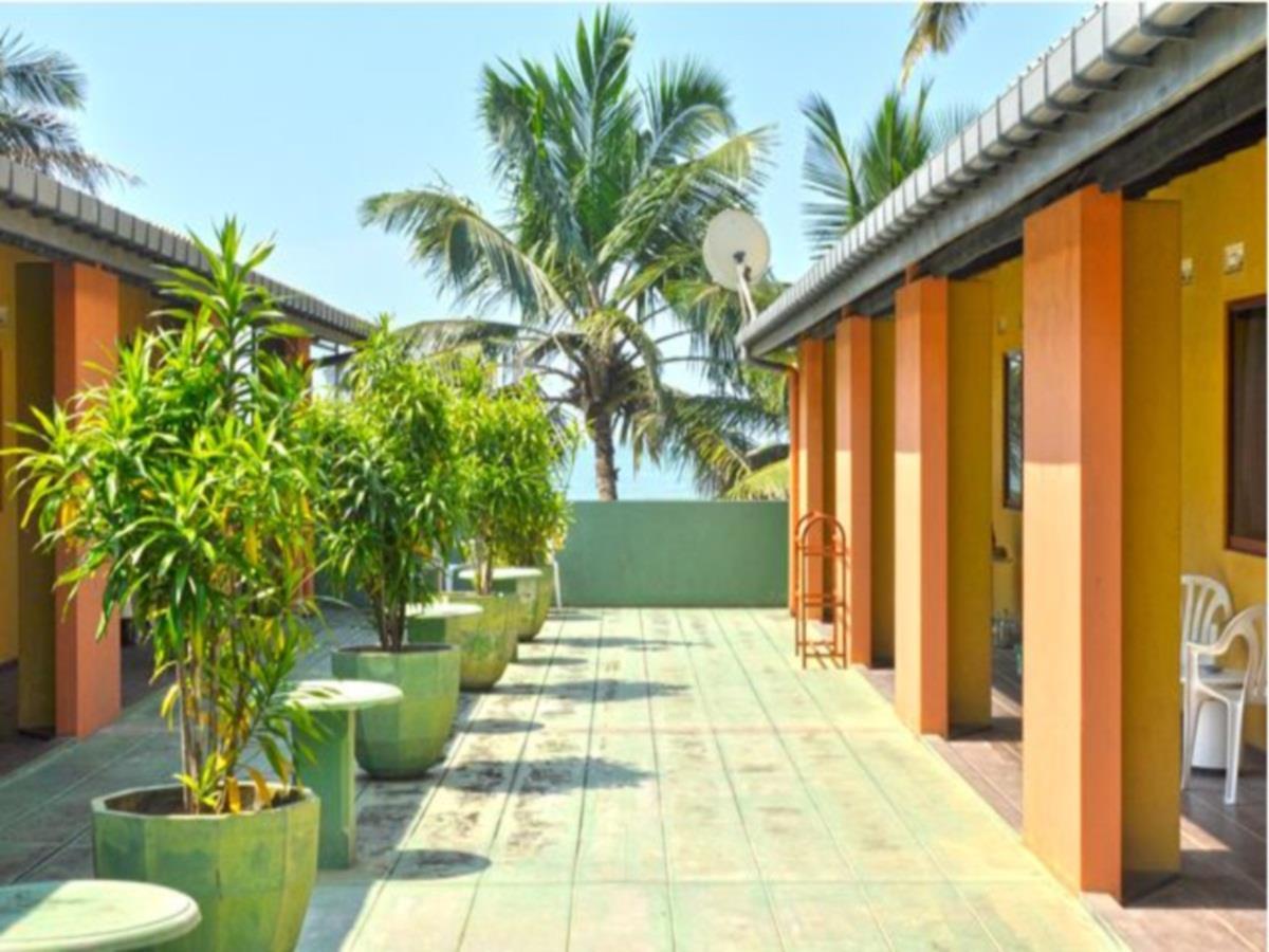 Oyo 246 Roy Villa Beach Hotel Kalutara Buitenkant foto