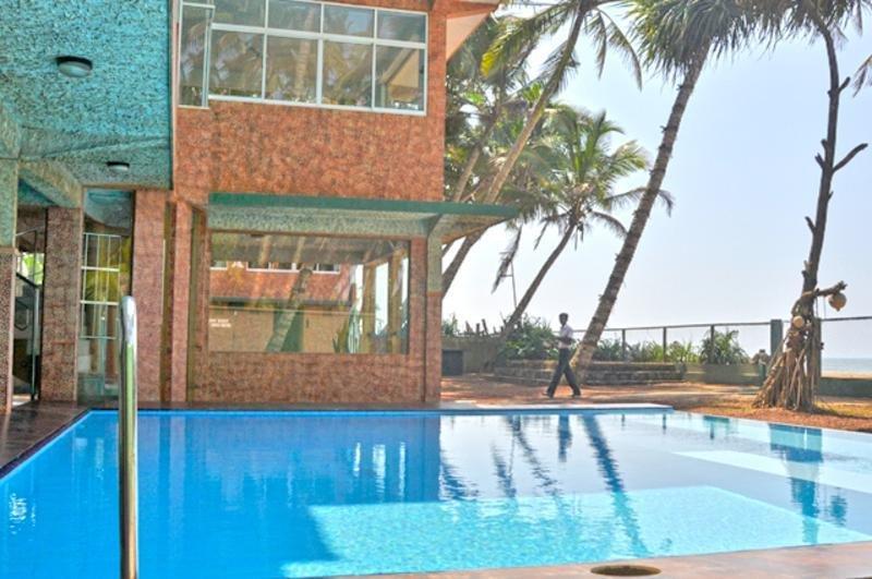 Oyo 246 Roy Villa Beach Hotel Kalutara Buitenkant foto