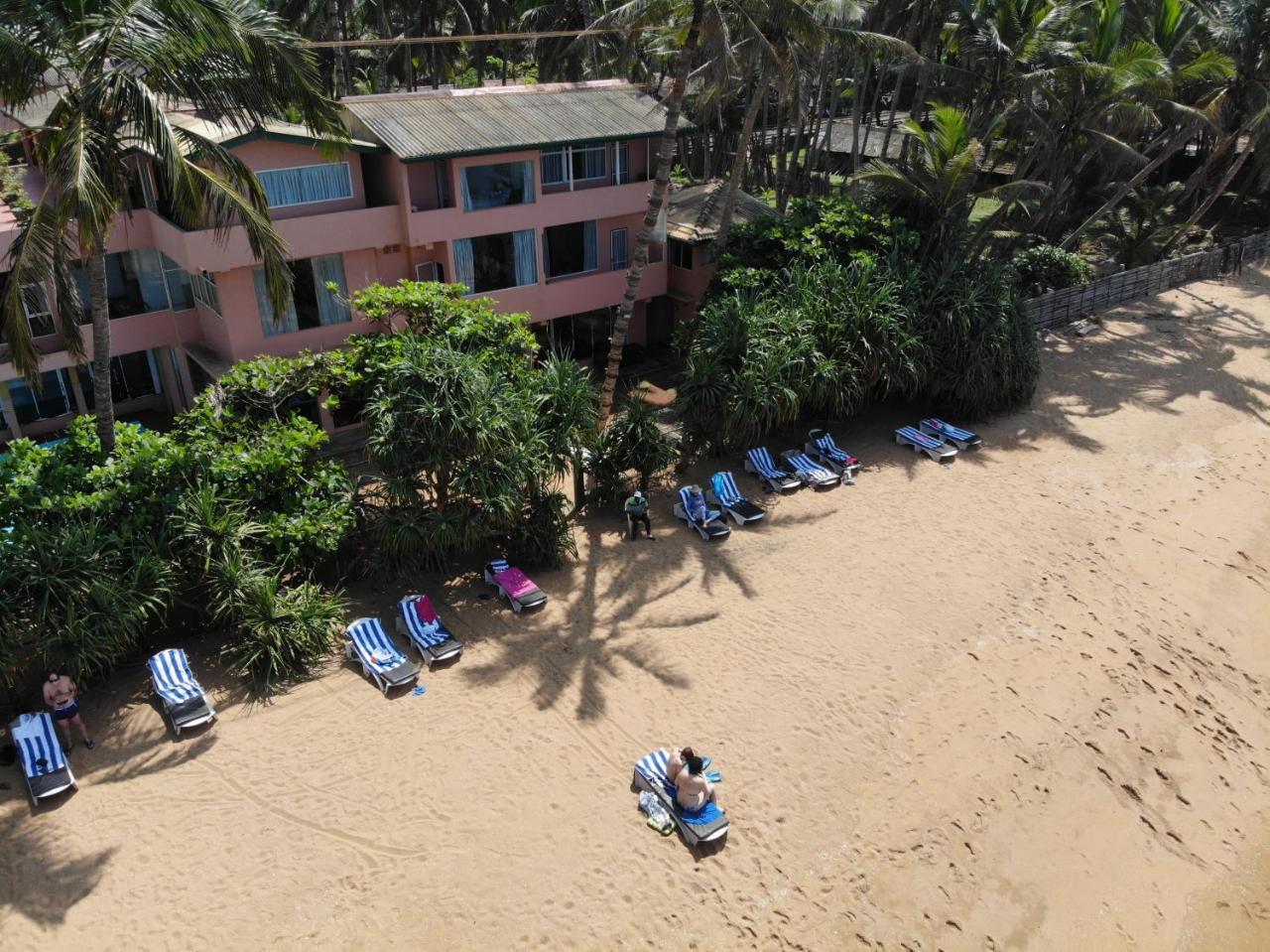 Oyo 246 Roy Villa Beach Hotel Kalutara Buitenkant foto