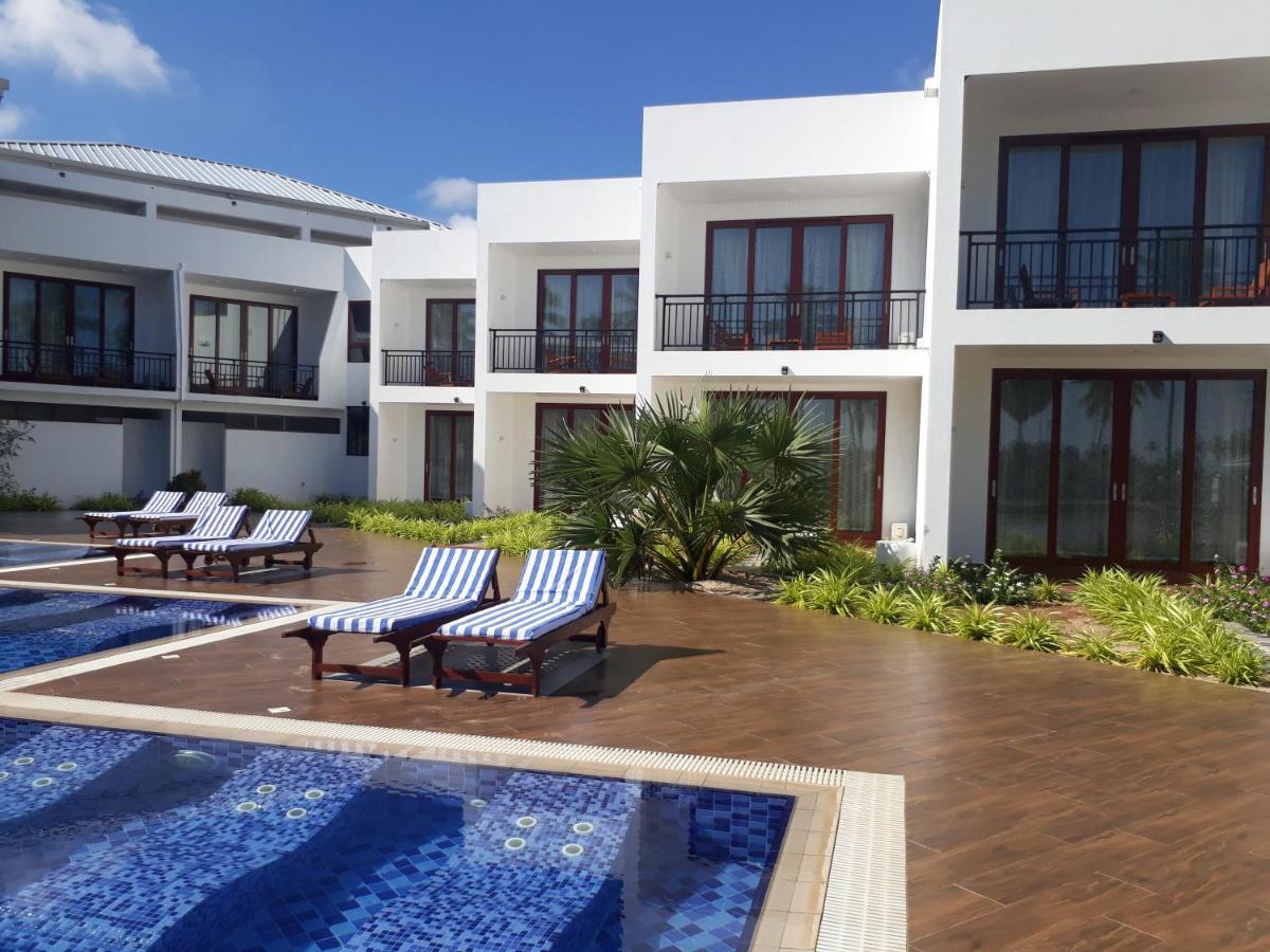 Oyo 246 Roy Villa Beach Hotel Kalutara Buitenkant foto