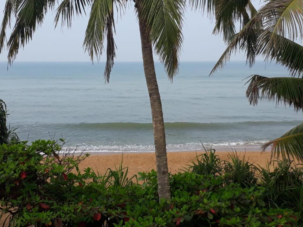 Oyo 246 Roy Villa Beach Hotel Kalutara Buitenkant foto